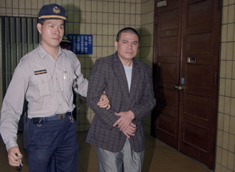 揭密周人蔘2》電工出身成億萬富翁  兩大咖民代成護身符