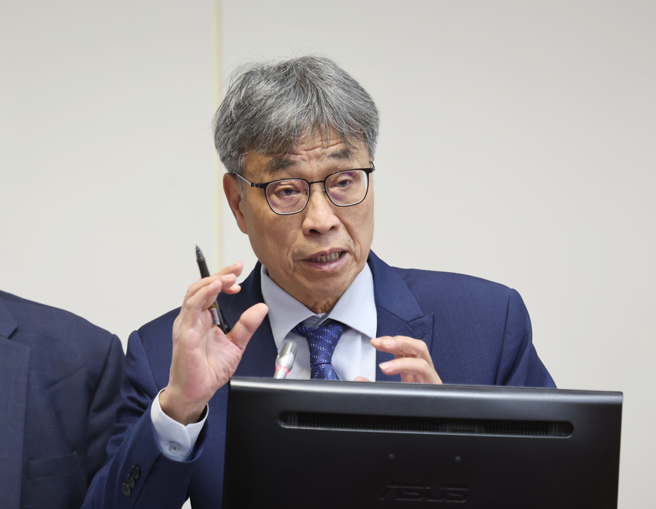 农业部部长陈骏季17日出席记者会受访。（本报资料照）