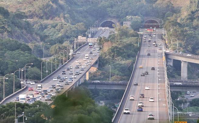 春节期间高乘载管制措施，将自年初二启动，国道5号北向率先实施。（资料照）