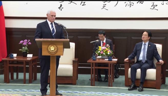 賴清德總統17日下午接見美國前副總統彭斯（Mike Pence），感謝其深化台美關係的貢獻，除了積極強化台美合作，促成對台軍售常態化，也致力加深台美經濟夥伴關係，並多次在國際場合為台灣發聲，力挺台灣的國際參與。（總統府提供／游念育台北傳真）