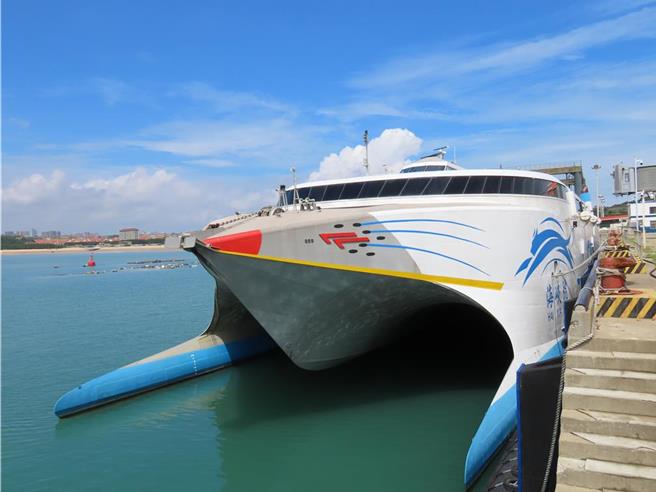 为促进两岸团队游，平潭17日晚间发布推进两岸客运直航航线復航等7措施。（朱绍圣摄）