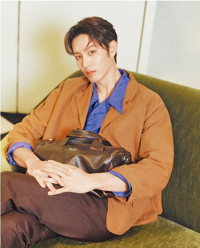 曹佑寧搶穿Prada 2025春夏系列服裝。（Prada提供）
