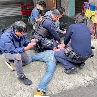 男誤信假投顧老師遭詐  警計誘當街逮車手