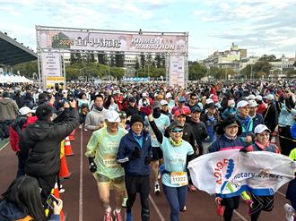 金門馬拉松盛大登場 兩岸四地逾7000人頂8度低溫開跑