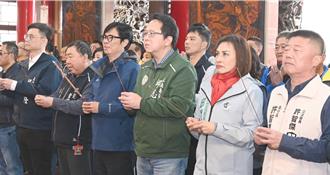 陳其邁發放紅包  春聯  擔心立法院刪減總預算影響地方建設
