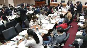 文化部長爭預算喊「2027台灣漫畫超越日韓」！兩派網友戰翻