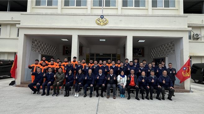 行政院長卓榮泰上任後今（18日）首度前往金門視察，慰勉海洋委員會海巡署金門地區同仁。（于家麒攝）