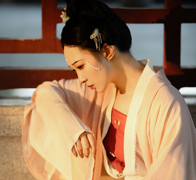 古代皇帝駕崩後，嬪妃主要有5種下場，包括殉葬、守陵、出家等。（示意圖：Shutterstock／達志）