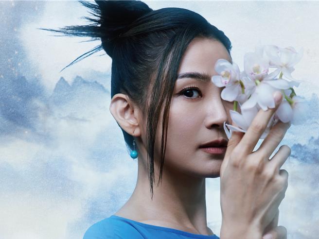 洪小铃拍摄年历时已经怀孕，眾人完全看不出来。（幸星娱乐提供）