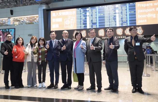 立法院長韓國瑜18日率跨黨派立委出席美國總統川普就職典禮。(摘自韓國瑜臉書)