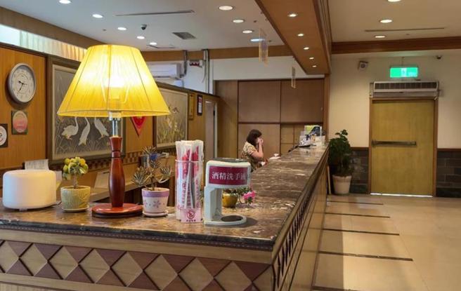 交通部日前以觀光旅館業及旅館業於疫後普遍面臨缺工為由，盼鬆綁輪班間隔至8小時。（報系資料照）