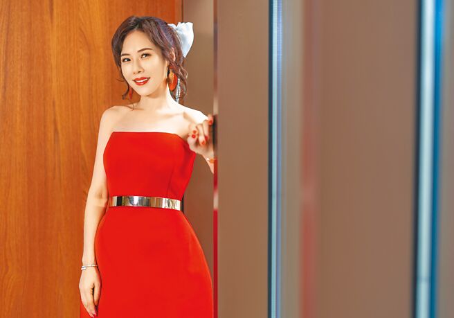 吴申梅农历过年期间，将赴香港跟老公欢庆年节。（罗永铭摄）