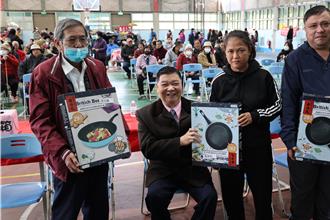 苗栗縣南庄鄉身障藥師羅重盛 援救弱勢鄰里42年不輟