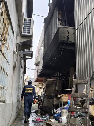 沙鹿火警2死！外婆跪地哭喊求平安 丈夫与孙仍不幸惨死