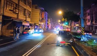 24岁男骑士停等红灯遭撞枉死  肇事男疑疲劳驾驶酿祸