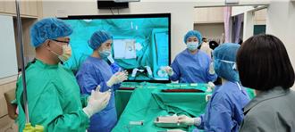 醫護荒解套？亞大護理系超狂獎學金 畢業即就業年薪破百萬