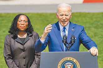 設川普路障 拜登祭32行政措施