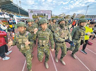 邱垂正金門跑馬拉松 響應兩岸交流