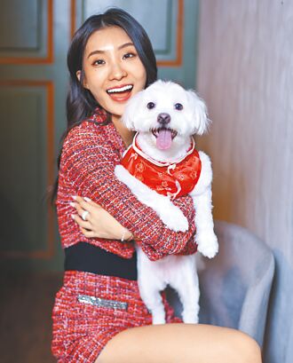 「校唱女王」陳華 養出狗明星