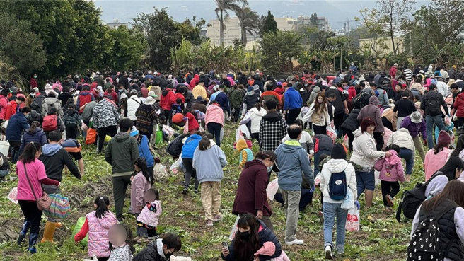 3000位民眾攜家帶眷出動。（楊典忠服務處提供／李京昇台中傳真）