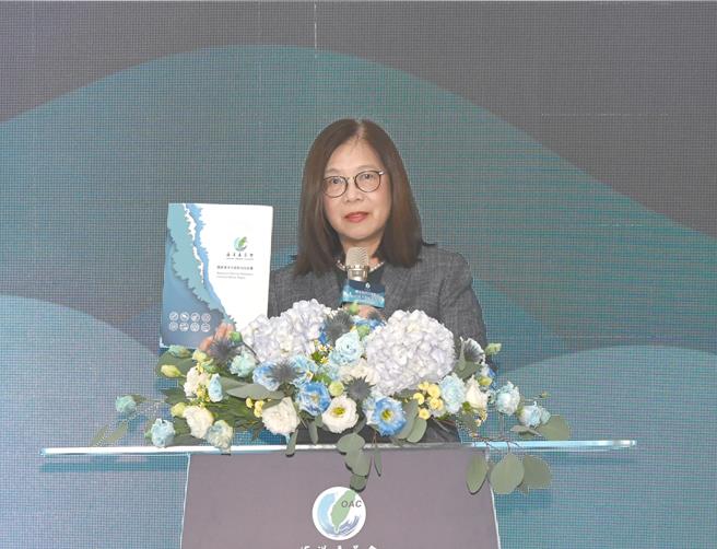 立法院总预算案将冻结海委会等部会的业务费高达70％，海委会主委管碧玲（见图）19日再度提出忧虑。（本报资料照片）