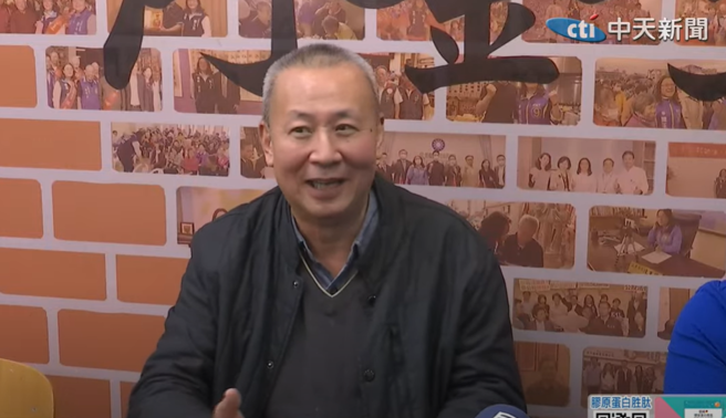 徐宗懋认为，文化事业要学习市场机制，如果用公费补贴，很容易变成政治宣传，并产生既得利益团体，这对文化产业绝对是伤害。（取自中天）