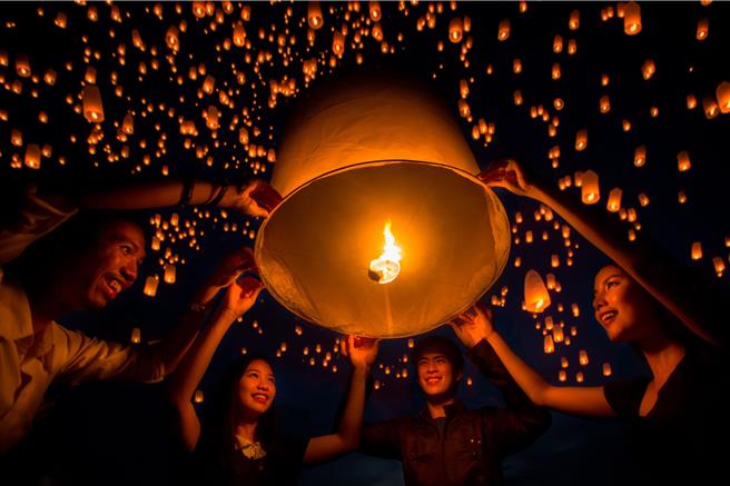 超浪漫「平溪天燈節」2月8日登場，保證入場1日遊每人1199元起。（可樂旅遊提供／吳娮翎台北傳真）