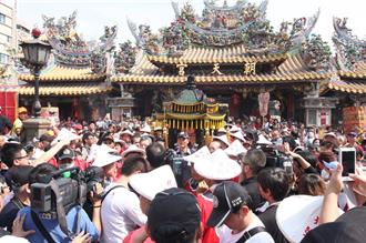 春節交通大疏導！雲林免費接駁公車 解北港人潮困境