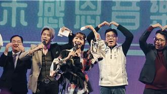 劉和然出席課照協會尾牙 林襄現場應援舞告白超害羞