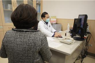 台中腹泻疫情升温！单周逾2.5万人就诊 医师示警诺罗病毒威胁