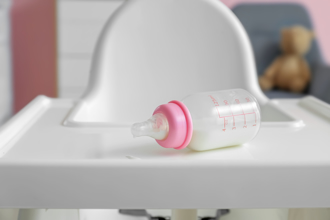 兒童高腳椅暗藏危機！消基會抽驗10件 有4件不合格