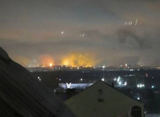 烏克蘭無人機打擊俄羅斯喀山航空工廠 引發劇烈爆炸