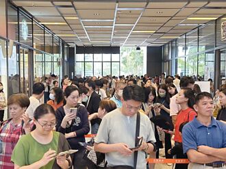 百貨零售通路 業績飆高音