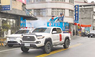 簡賜勝、蔡銘軒謝票 藍綠兩樣情