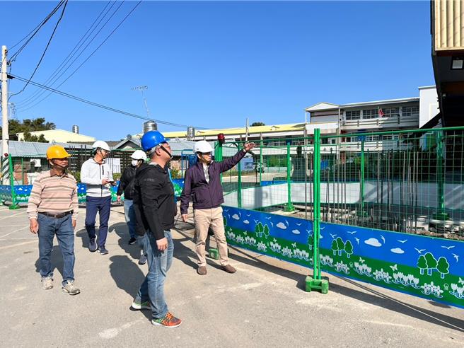 立法委員蔡其昌、台中市議員施志昌前往會勘。（李京昇攝）