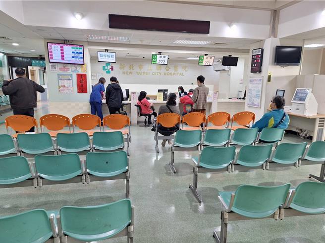 农历春节将放9天连假，连假期间新北市17家急救责任医院急诊24小时照常服务，门诊服务则依各家医院人力状况有所调整。（新北市卫生局提供）