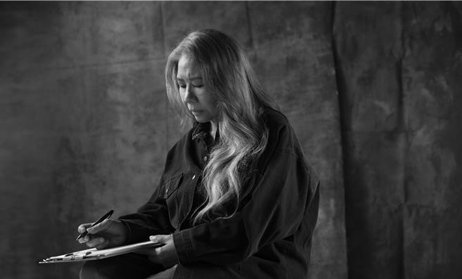 陈小霞暌违20年再发片。（华研国际提供）