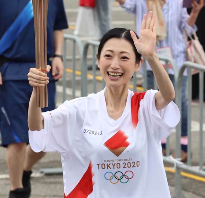 坛蜜曾被直击瘦到剩皮包骨。（图/翻摄自推特）