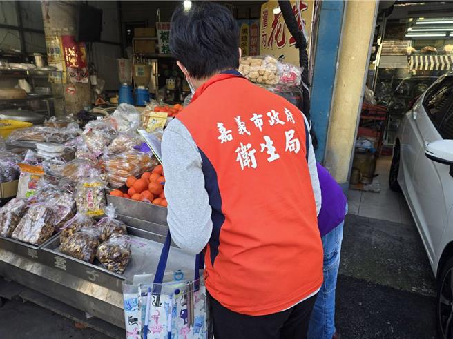 嘉义市卫生局今天派员稽查要求业者限期改善。（嘉市府卫生局提供／廖素慧嘉市传真）