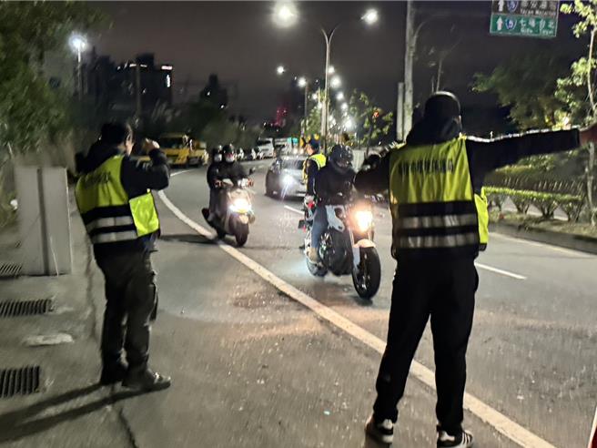 基隆市環保局表示，自日前開始，基北北桃四市展開擴大聯合攔查行動，加強取締違法改裝排氣管製造噪音的汽機車。（基隆市環保局提供／張志康基隆傳真）