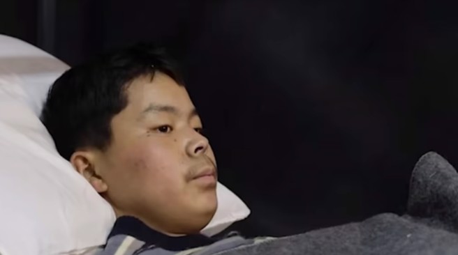 北韩士兵受伤未癒，但已可以接受侦讯。(图/影片截图)