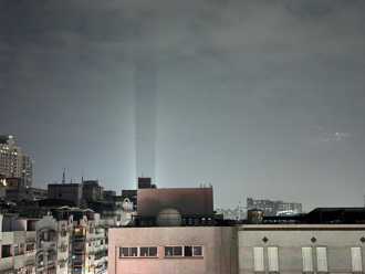 嘉南强震前「高雄见地震光束」照片曝光 网友揭真相