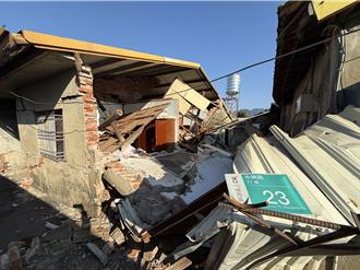 台南楠西中興路、民族路民宅倒一片！災民：房子垮了怎麼辦