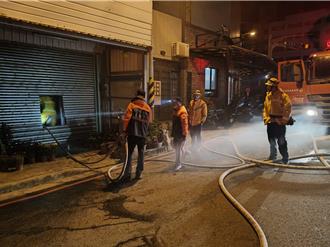 煮食不慎釀災！澎湖鐵皮屋竄火舌  警消破門救援幸無人傷亡