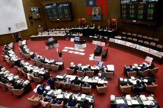 國民黨被地震嚇到撤案？ 醫爆：本要刪預警、氣象署維護費