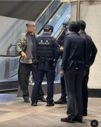 7旬翁搭高鐵內急 竟翻月台端牆解放！狂嗆站務員：犯法了嗎？