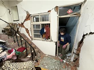 6.4強震毀家園！台南楠西茄拔路整排透天遭殃 牆壁、樓梯裂成蜘蛛網