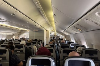  台人搭商務艙跟空姐提1誇張要求！名嘴傻眼：怎想帶下飛機