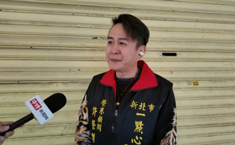 獨家》黑幫大佬跪父母拜年！憶亡母秒淚崩曝「沉痛心聲」