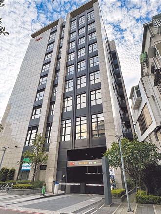 吴东进「个性很急」打造健身房超要求　检批心腹：不应为五斗米折腰